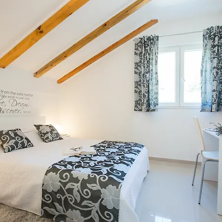 Overwhelming Mediterranean Sunset Apartment *