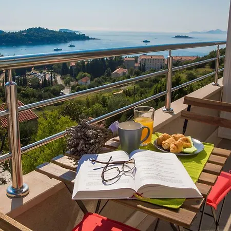 Apartment Overwhelming Mediterranean Sunset *